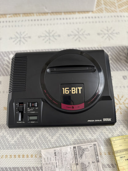 SEGA Mega Drive Model 1 HAA-2510 Japón en caja – Mando + accesorios (INCLUYE ENVIO)